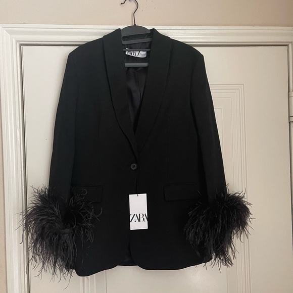 “Last one”ZARA BLOGGERS FAV FEATHER TRIM BLAZER - Picture 15 of 16